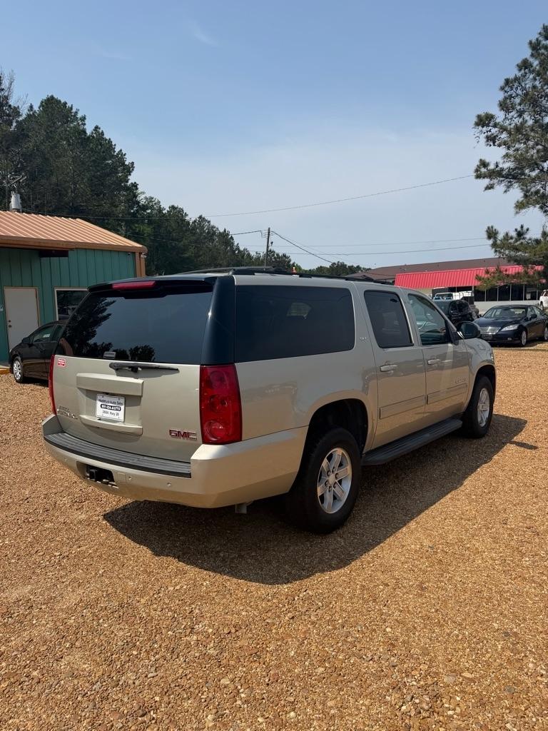 GMC Yukon XL SLT 1/2 Ton 4WD 2014