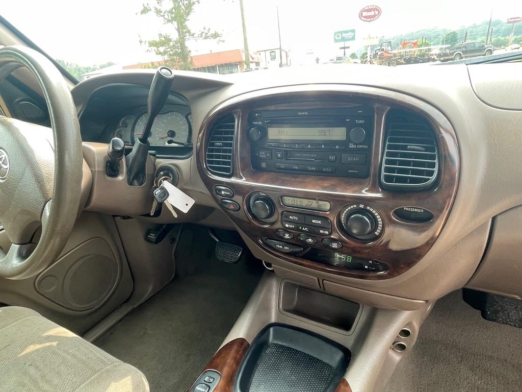 Toyota Sequoia SR5 2WD 2003