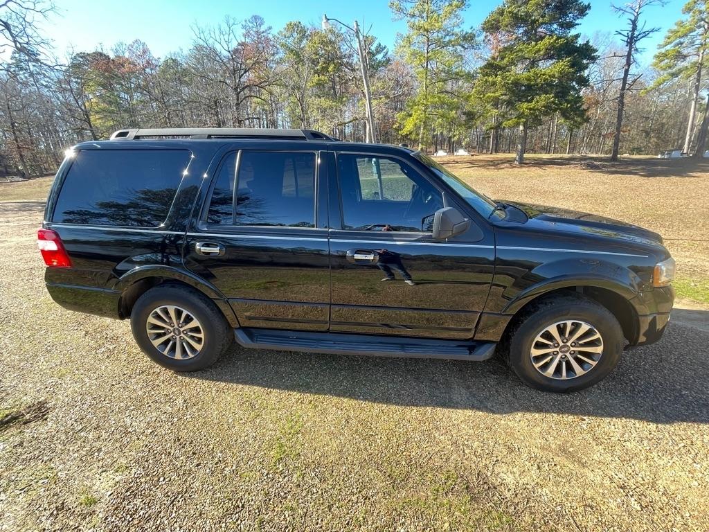 Ford Expedition XLT 2WD 2016
