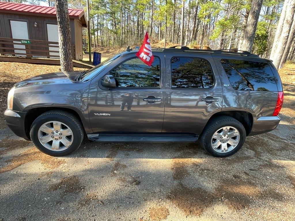 GMC Yukon SLT1 2WD 2011