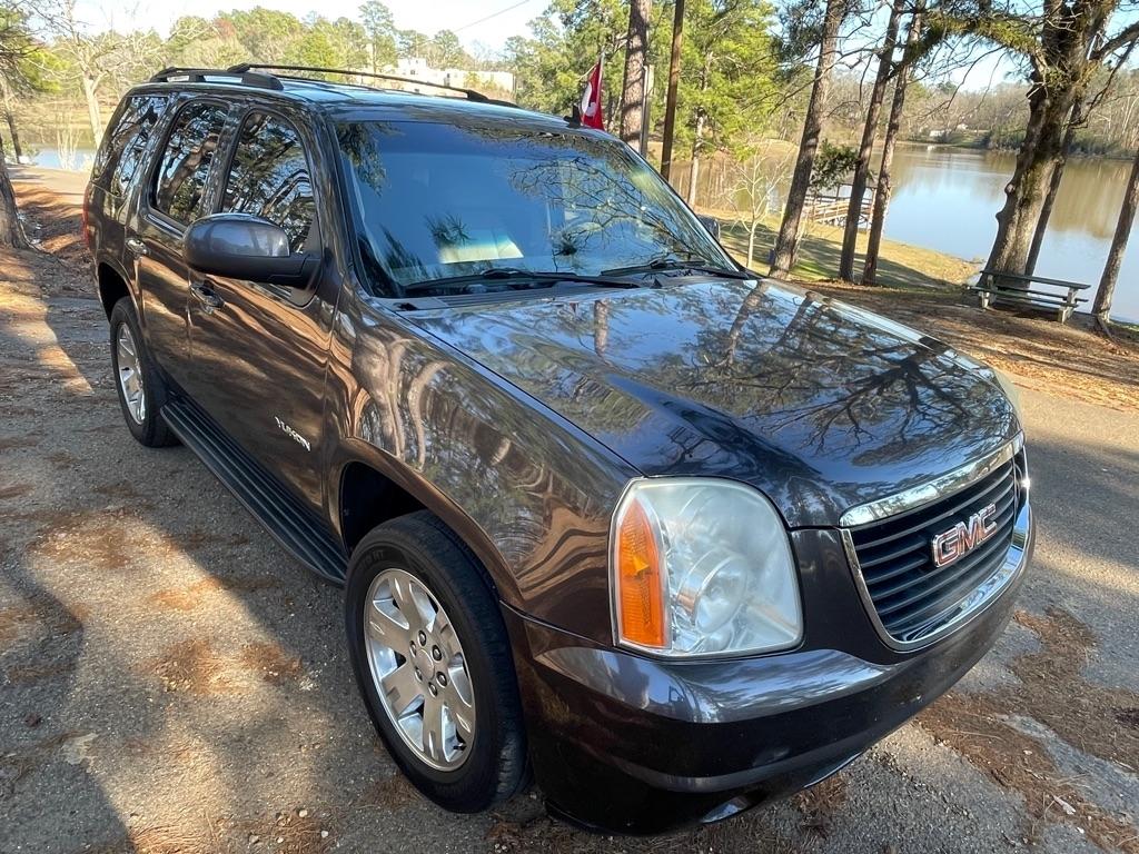 GMC Yukon SLT1 2WD 2011