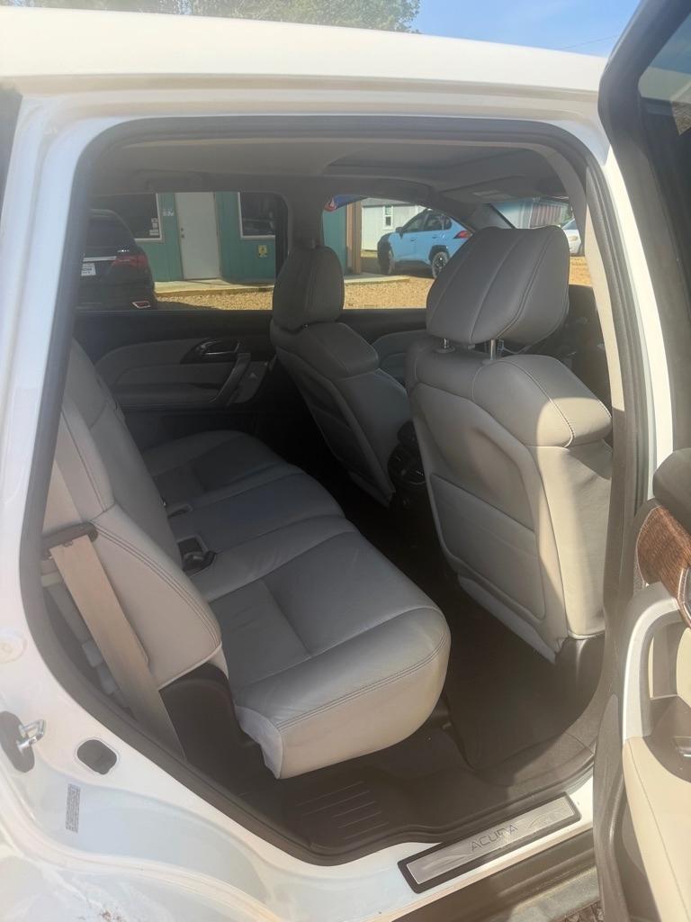 Acura MDX 6-Spd AT w/Advance Package 2011