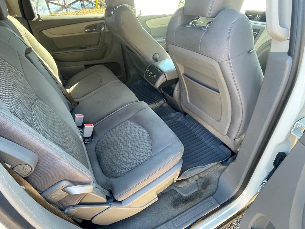 Chevrolet Traverse LS FWD w/PDC 2013