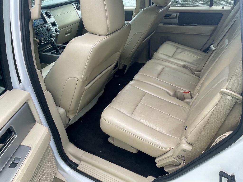 Ford Expedition XLT 2WD 2016