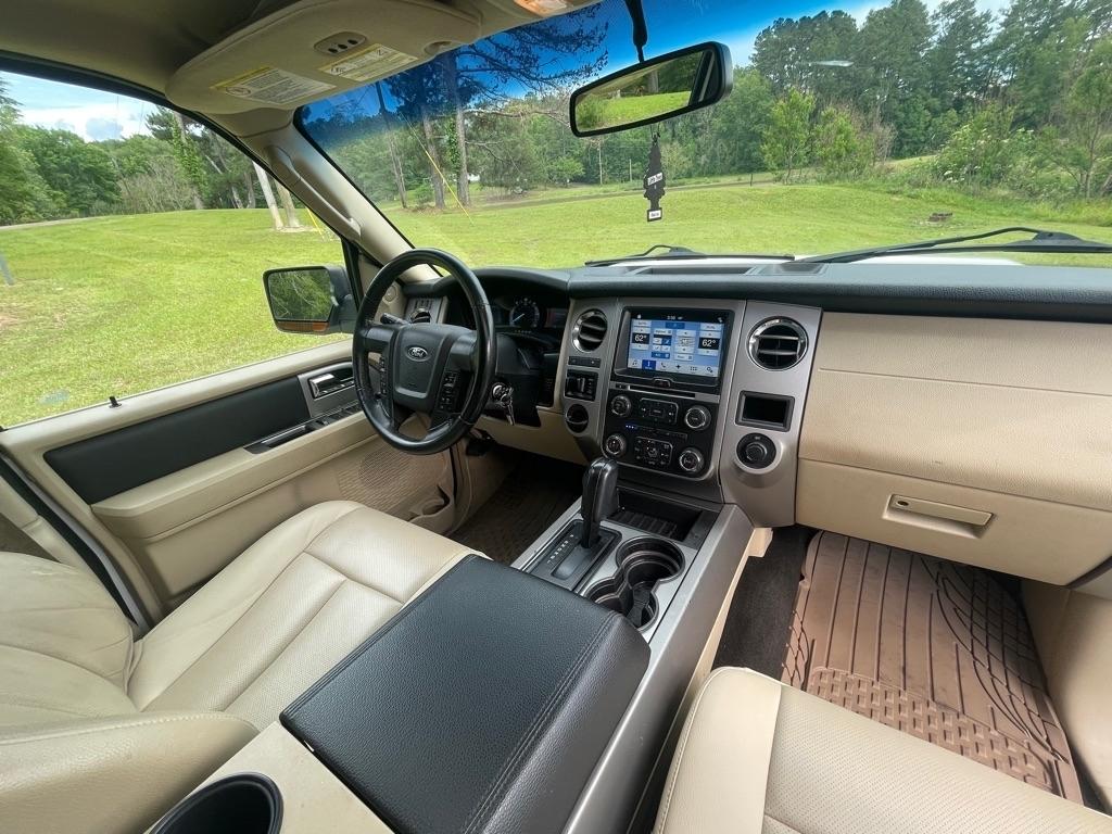 Ford Expedition XLT 2WD 2016