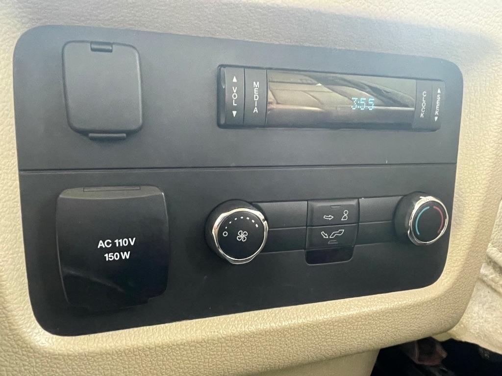 Ford Expedition XLT 2WD 2016
