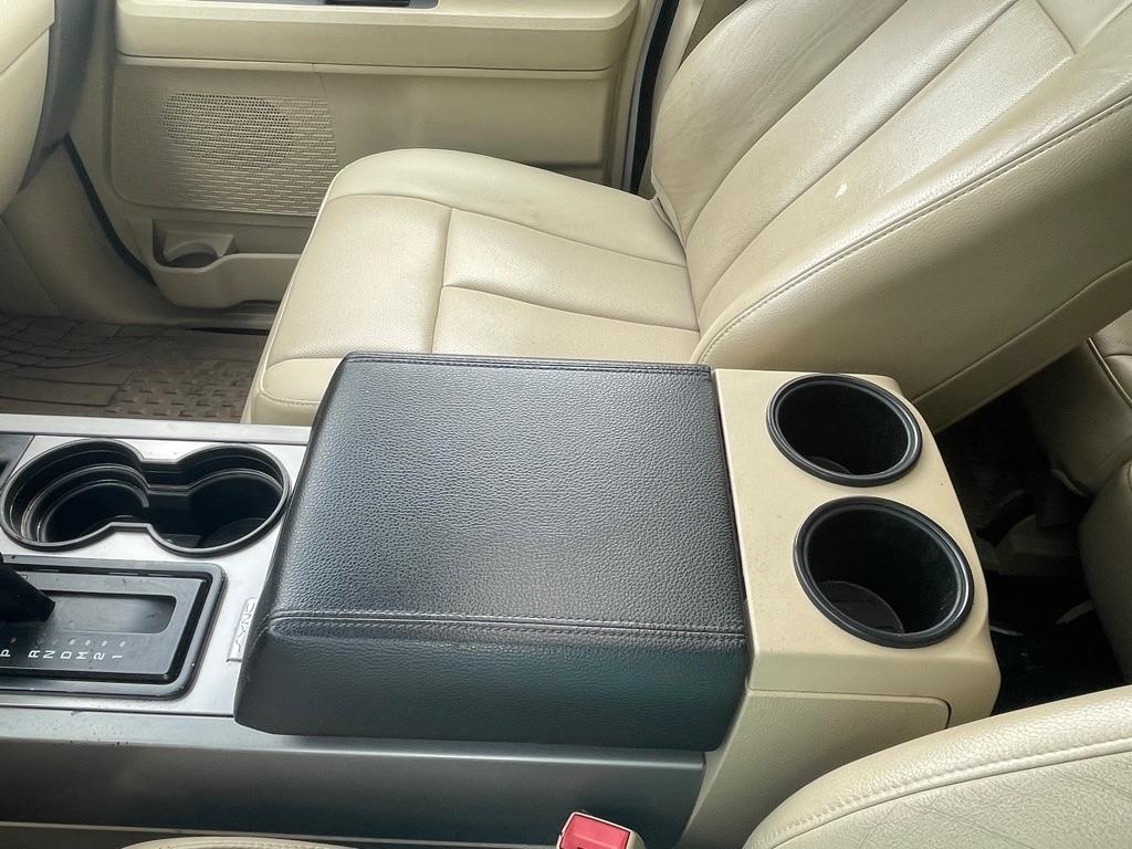 Ford Expedition XLT 2WD 2016