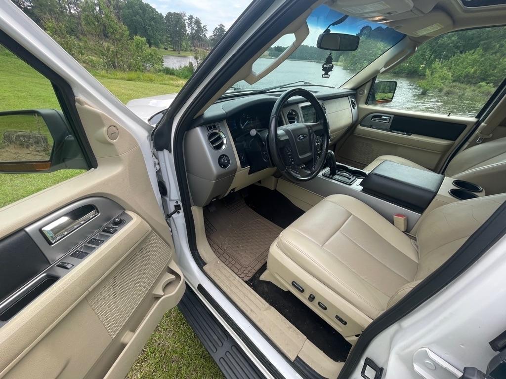 Ford Expedition XLT 2WD 2016