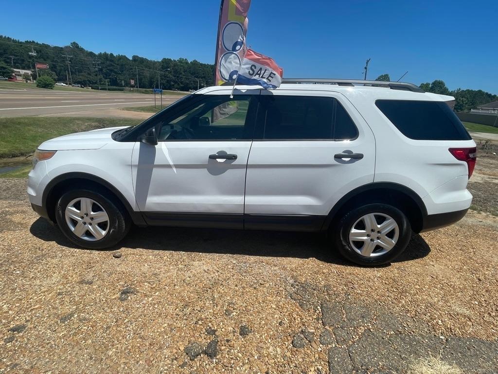 Ford Explorer Base FWD 2013