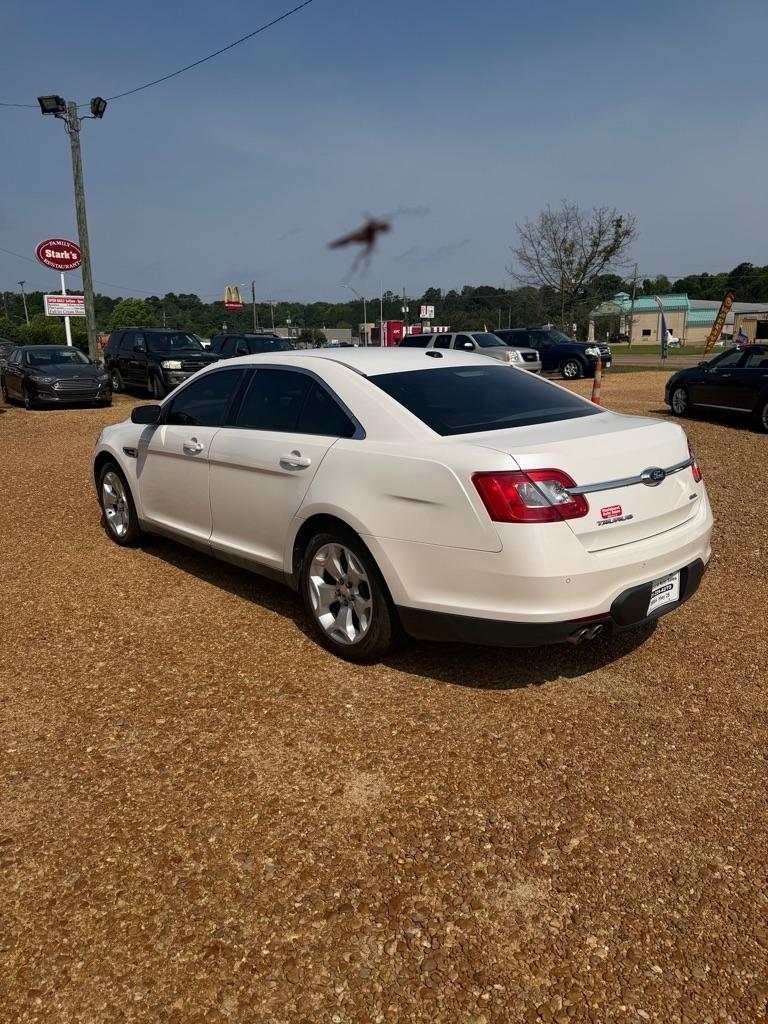 Ford Taurus SEL FWD 2010