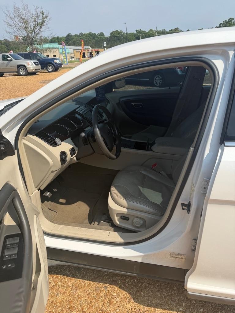 Ford Taurus SEL FWD 2010