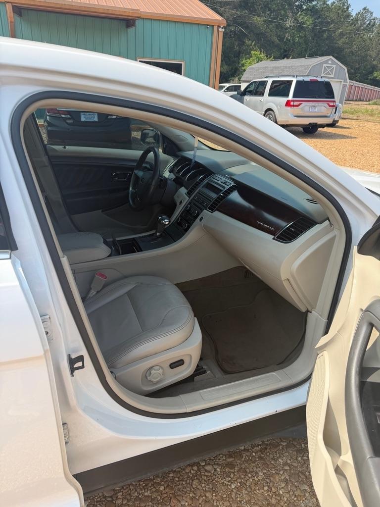 Ford Taurus SEL FWD 2010
