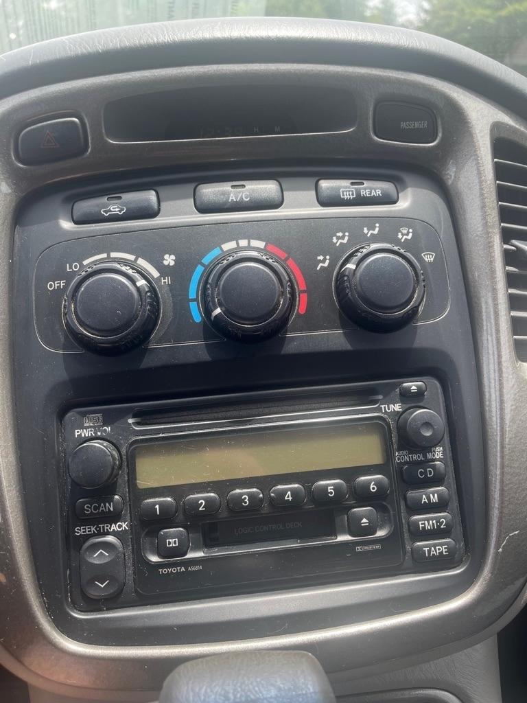 Toyota Highlander Limited V6 2WD 2003