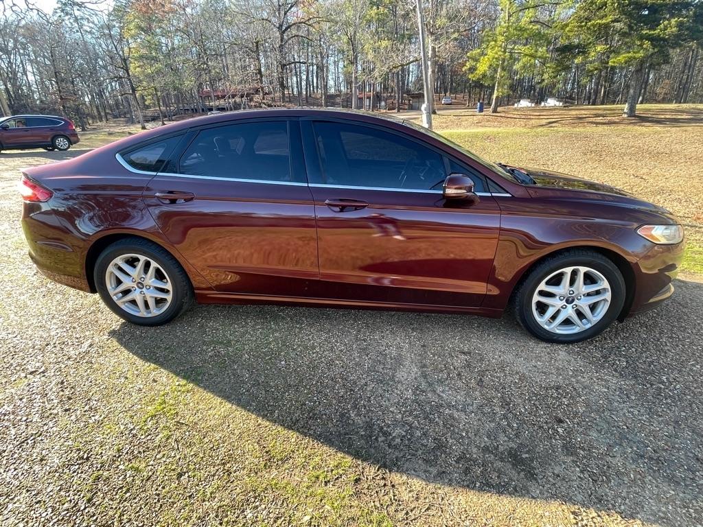 Ford Fusion SE 2016