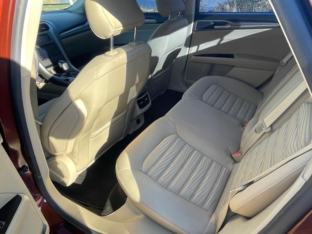 Ford Fusion SE 2016