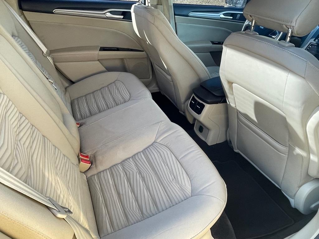 Ford Fusion SE 2016