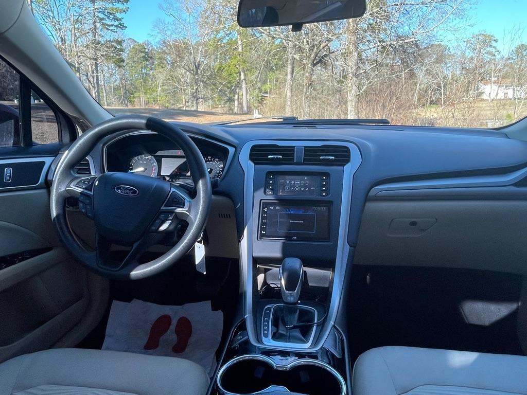 Ford Fusion SE 2016