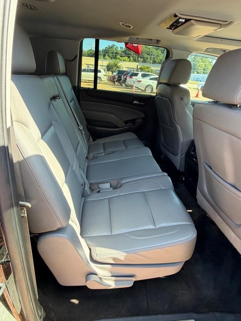 Chevrolet Suburban LT 1500 4WD 2015