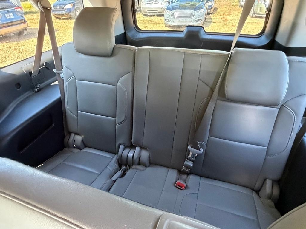 Chevrolet Suburban LT 1500 4WD 2015