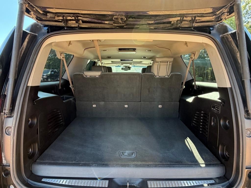 Chevrolet Suburban LT 1500 4WD 2015
