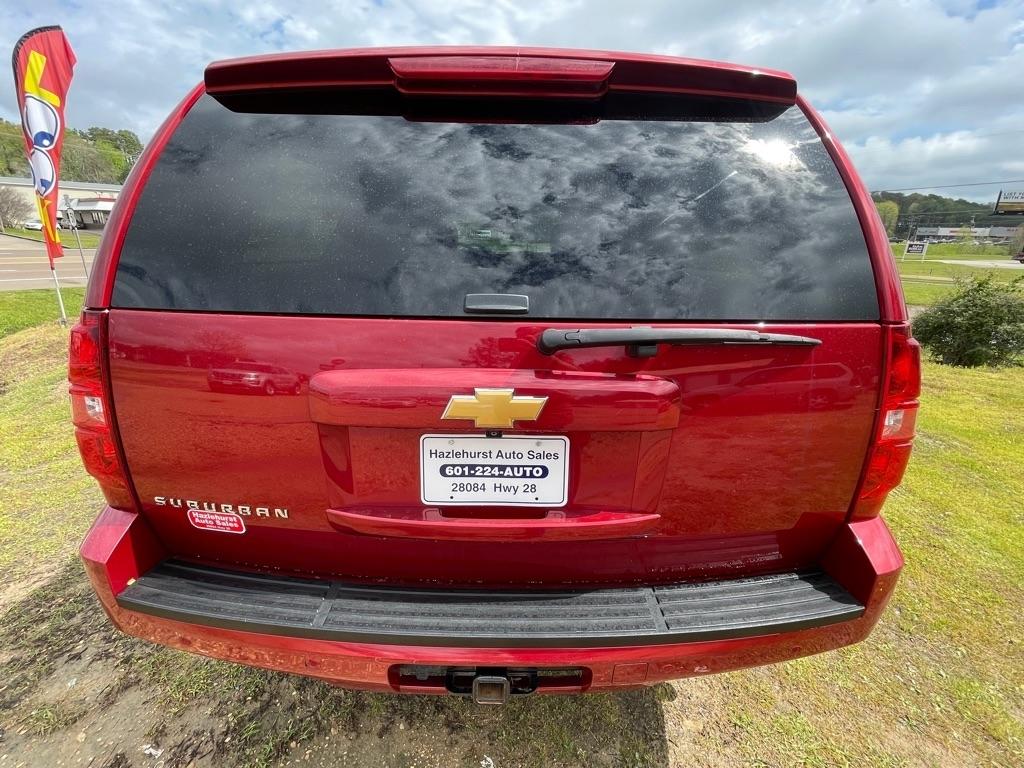 Chevrolet Suburban LT 1500 2WD 2014