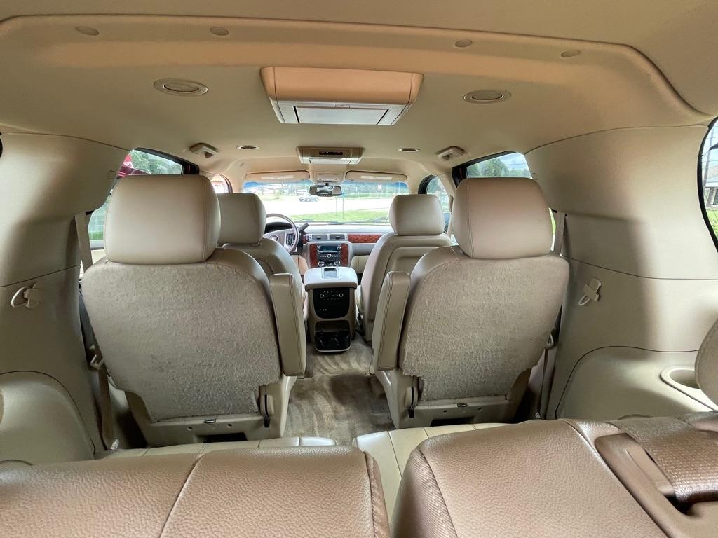 Chevrolet Suburban LT 1500 2WD 2014