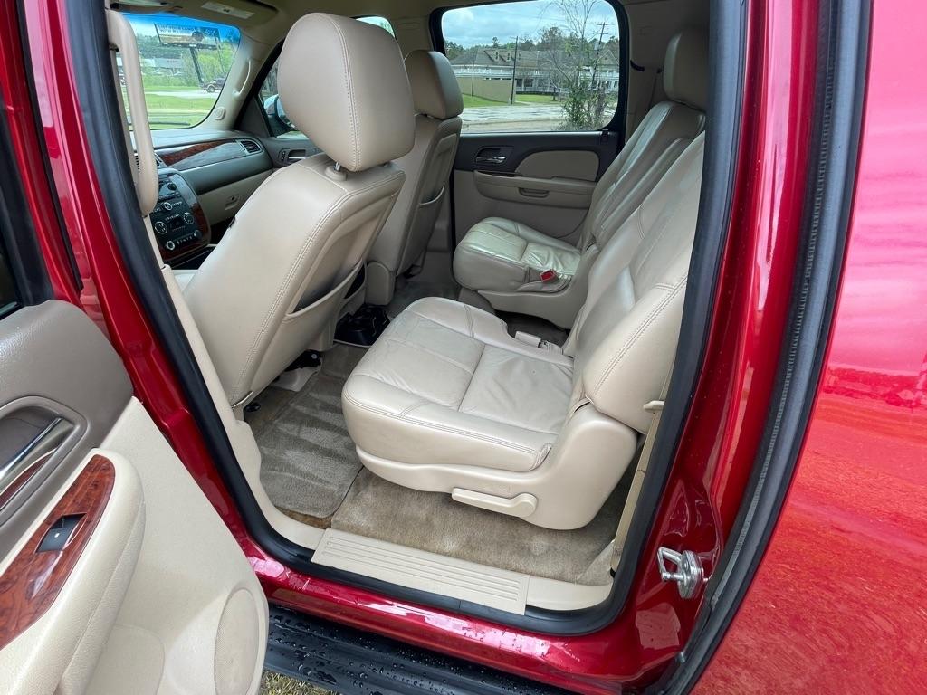 Chevrolet Suburban LT 1500 2WD 2014