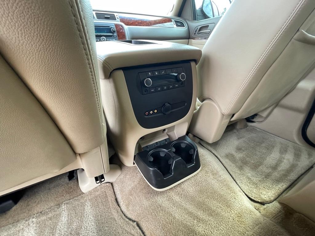 Chevrolet Suburban LT 1500 2WD 2014