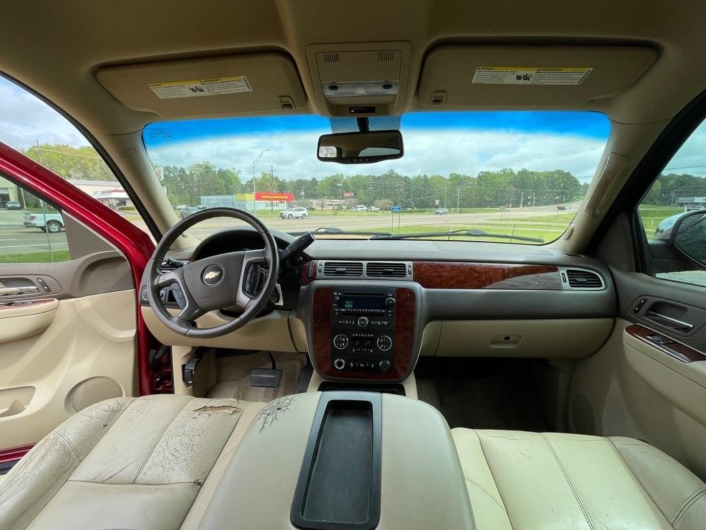 Chevrolet Suburban LT 1500 2WD 2014