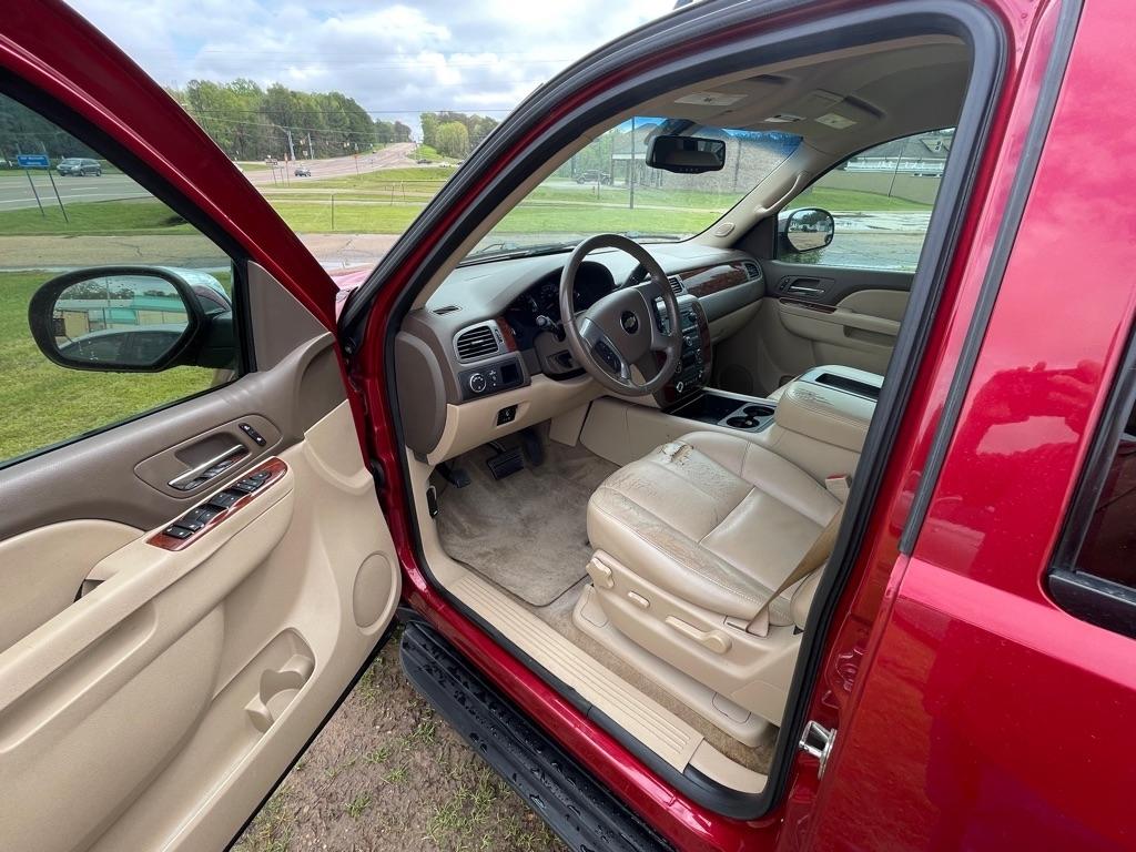 Chevrolet Suburban LT 1500 2WD 2014