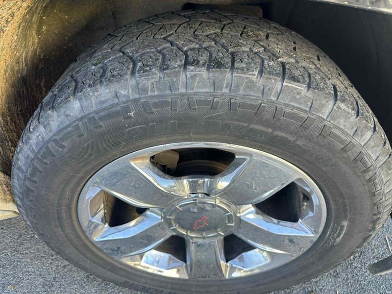 Chevrolet Suburban LT 1500 2WD 2015