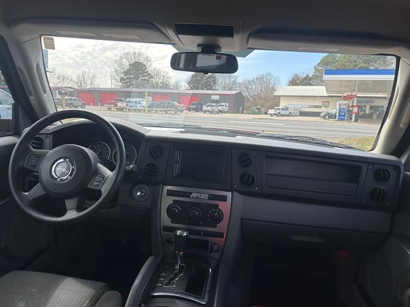 Jeep Commander 2WD 2006