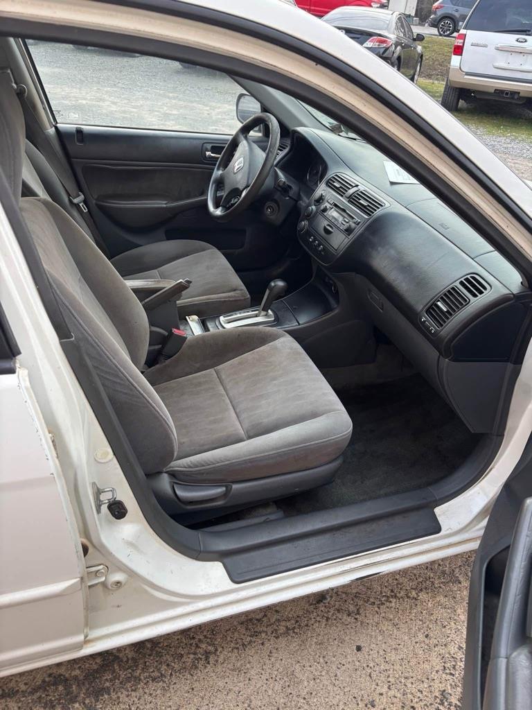 Honda Civic LX Sedan 4-spd AT 2003