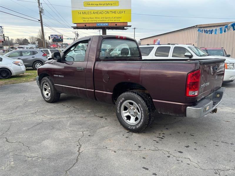 Dodge Ram 1500 ST 2WD 2004