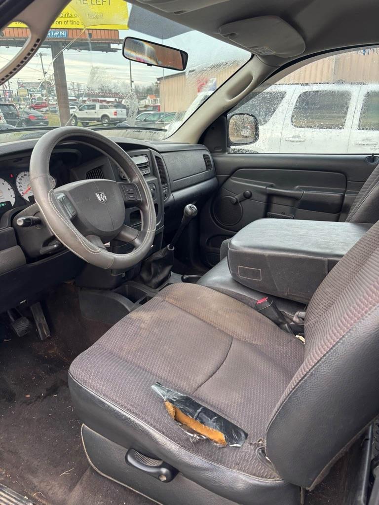 Dodge Ram 1500 ST 2WD 2004