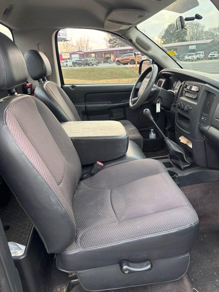 Dodge Ram 1500 ST 2WD 2004