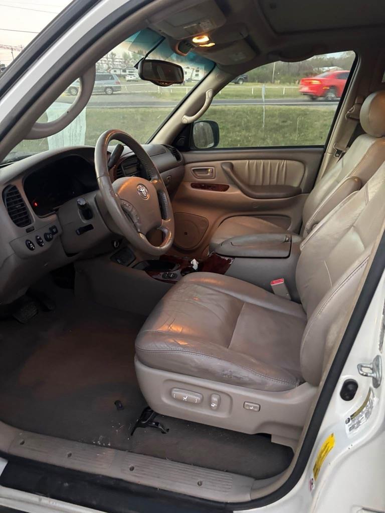 Toyota Sequoia Limited 2WD 2006