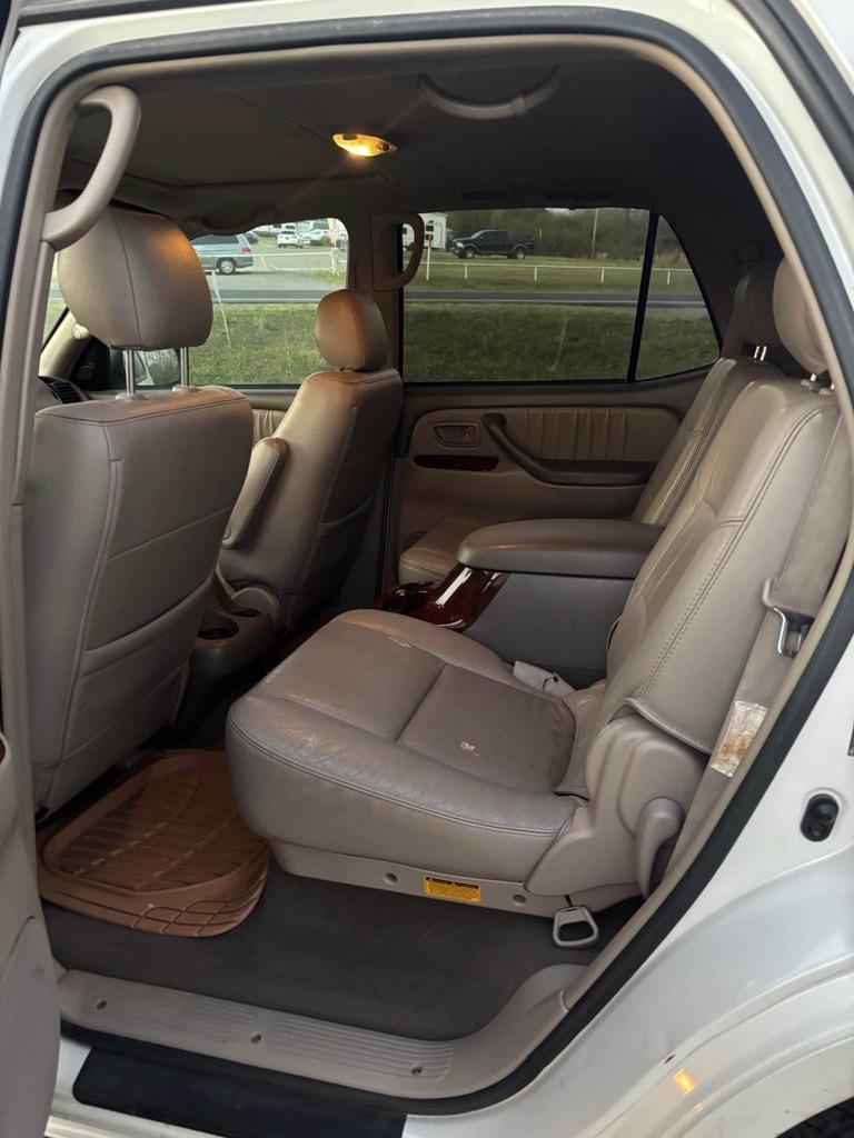 Toyota Sequoia Limited 2WD 2006