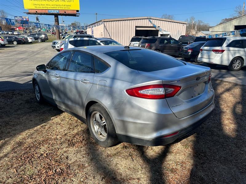 Ford Fusion S 2013