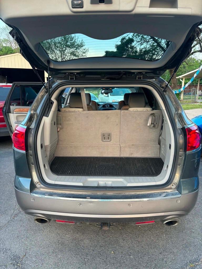 Buick Enclave CXL-2 FWD 2011