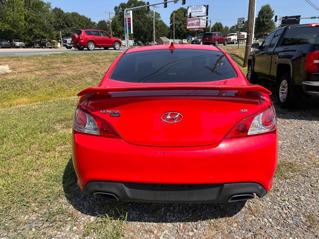 Hyundai Genesis Coupe 3.8 Auto 2010