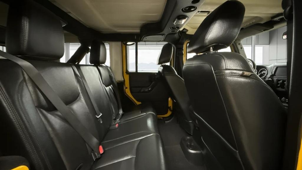 Jeep Wrangler Unlimited Sahara 4WD 2015