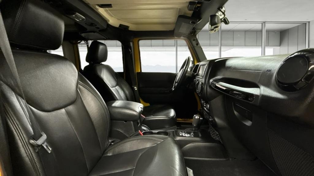 Jeep Wrangler Unlimited Sahara 4WD 2015