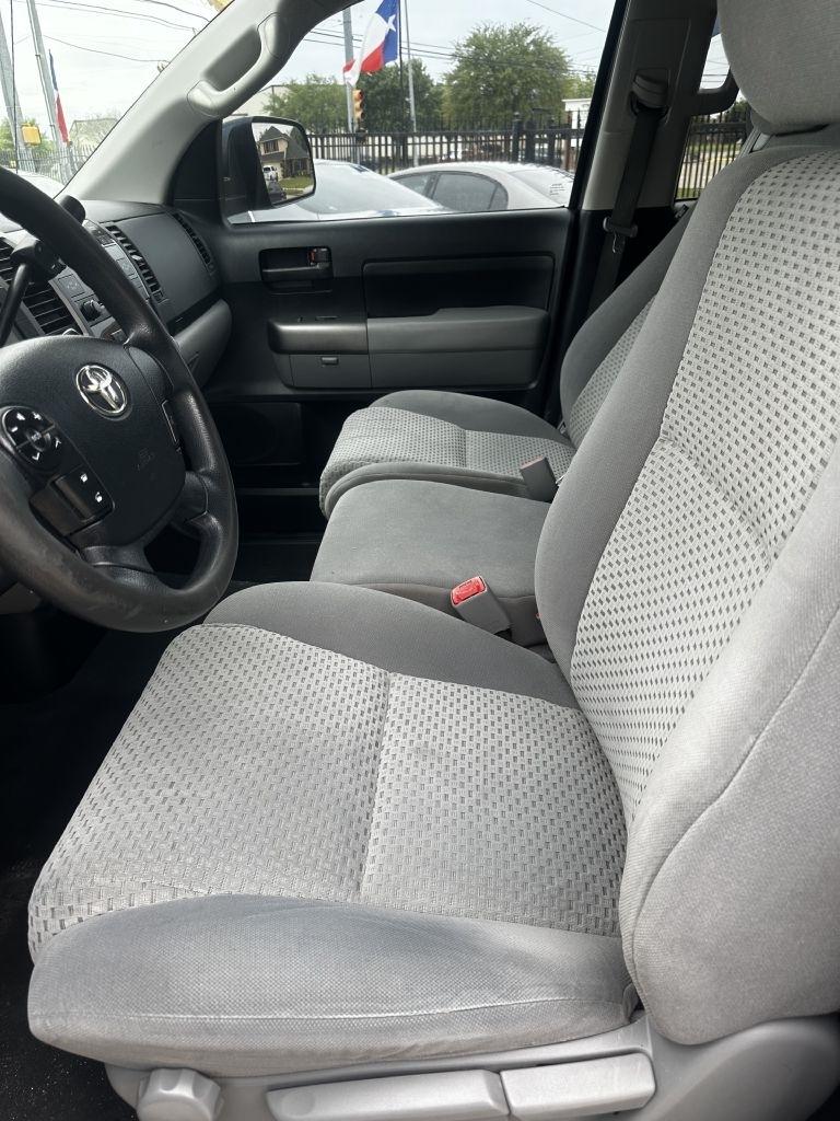 Toyota Tundra  2012