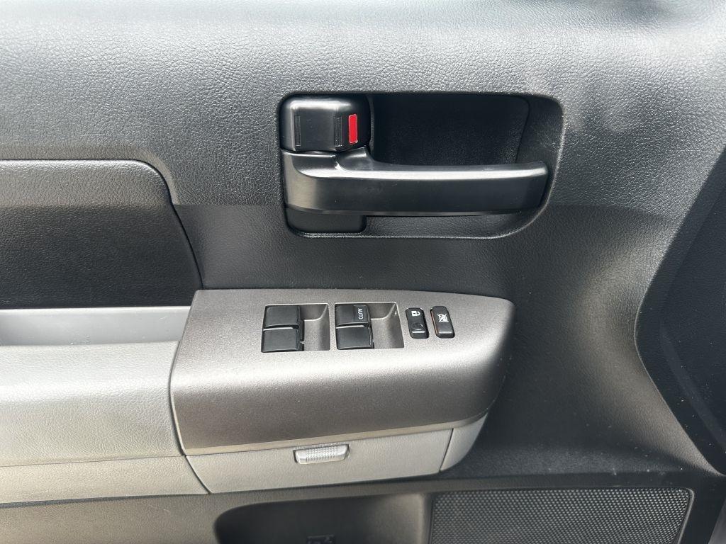 Toyota Tundra  2012