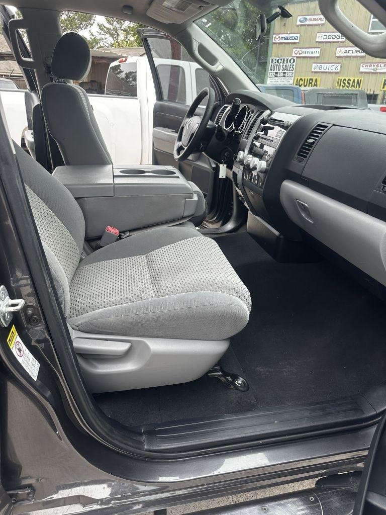 Toyota Tundra  2012