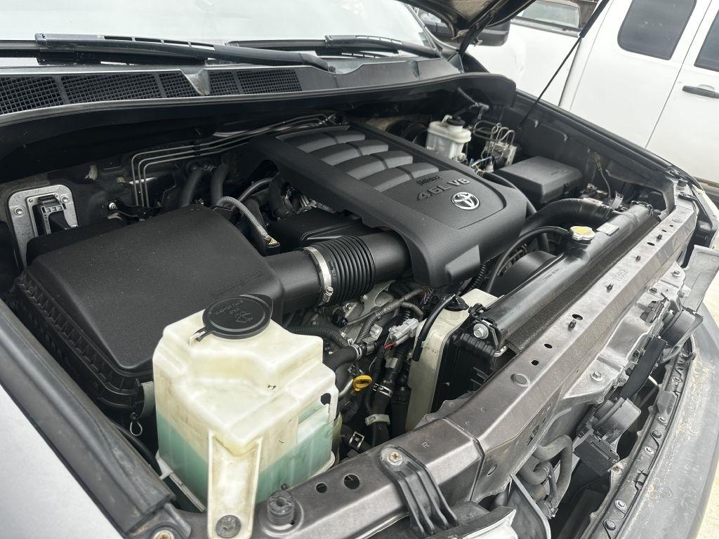 Toyota Tundra  2012