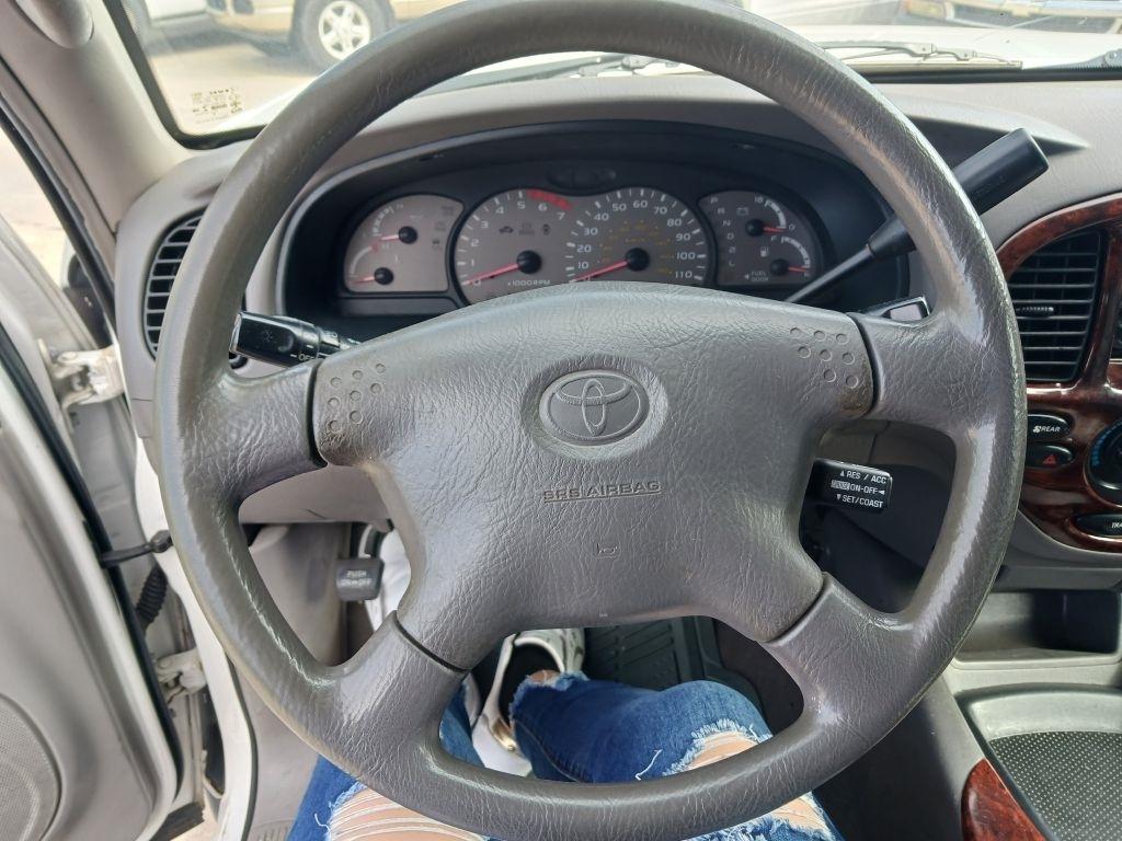 Toyota Sequoia  2002