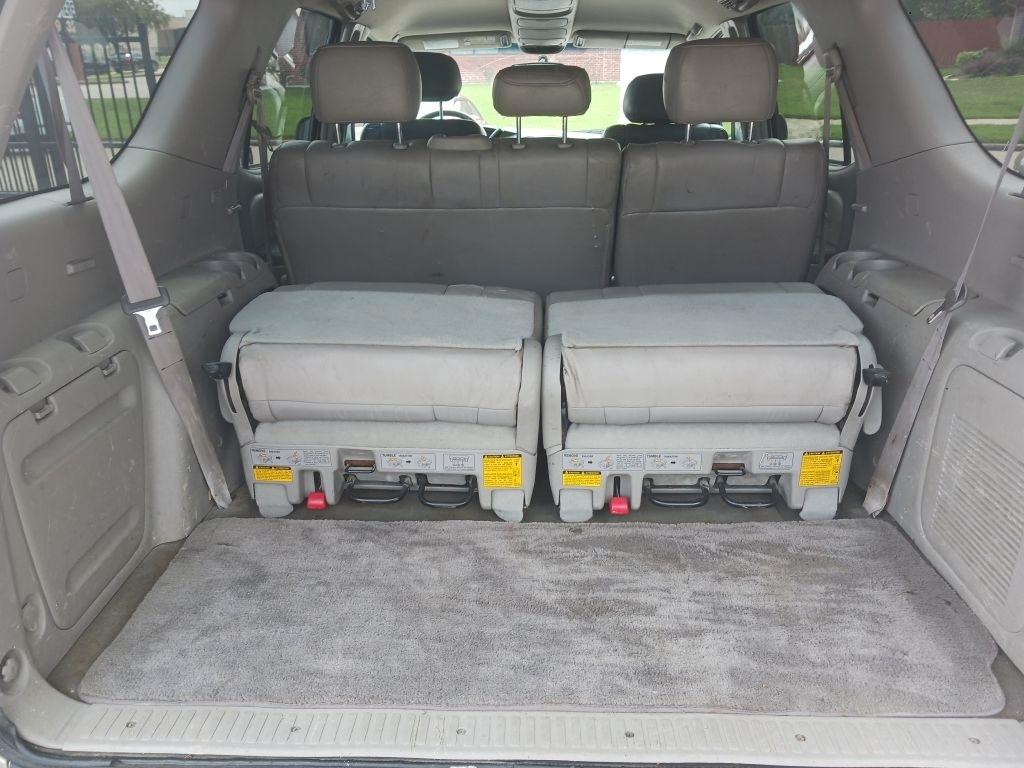 Toyota Sequoia  2002