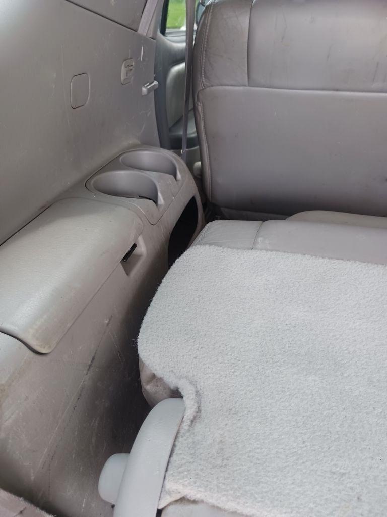 Toyota Sequoia  2002